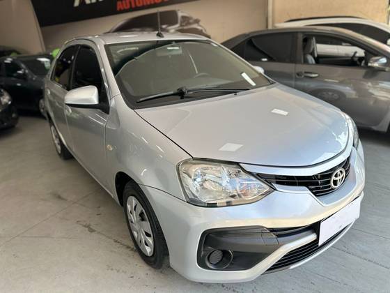 TOYOTA ETIOS 1.5 XS SEDAN 16V FLEX 4P AUTOMÁTICO